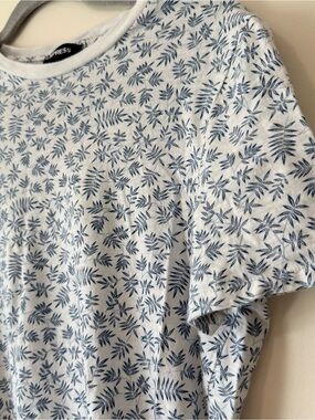 Soft Classic 100% Cotton Botanical Print Women’s Tee in White + Navy Express S